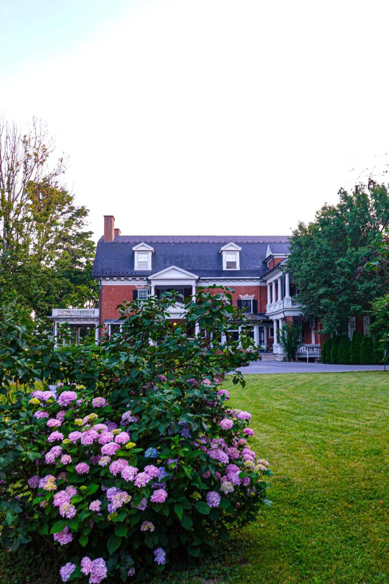 Mercersburg Inn Eksteriør billede